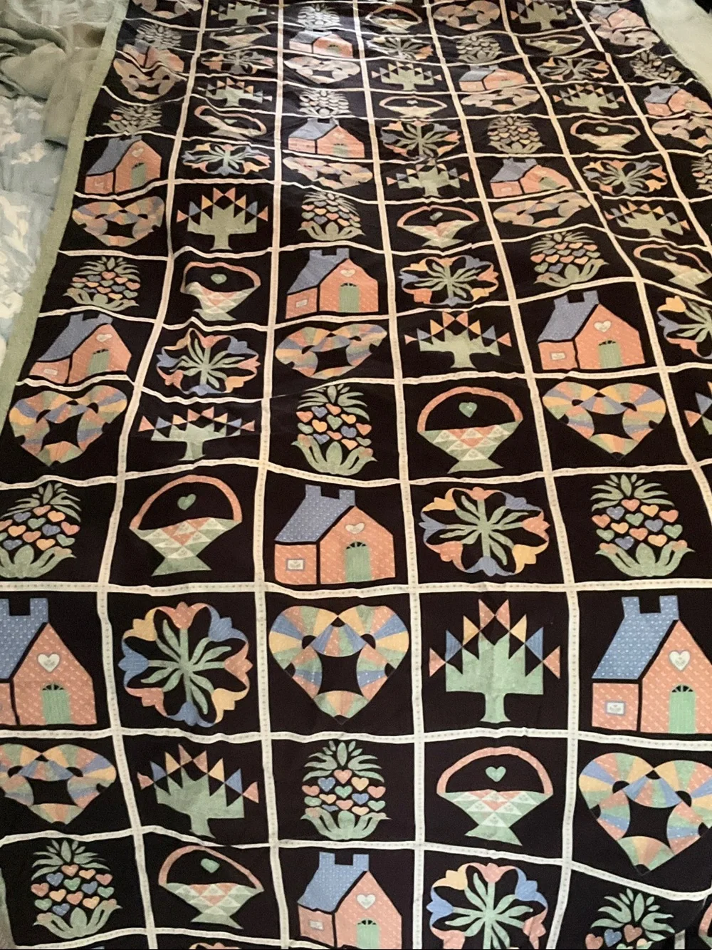 Vintage looking quilt pattern handmade tablecloth